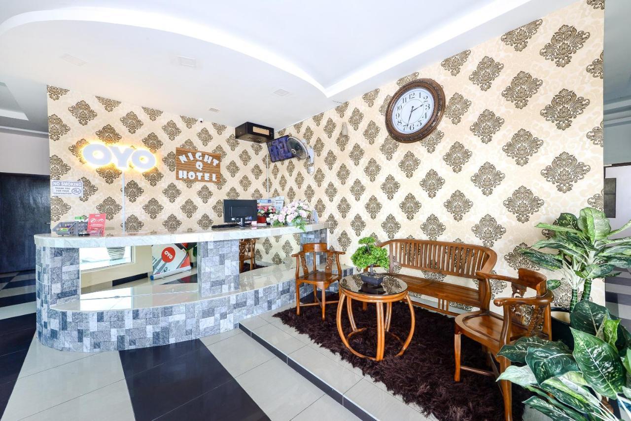 Night Queen Hotel Sepang Bagian luar foto