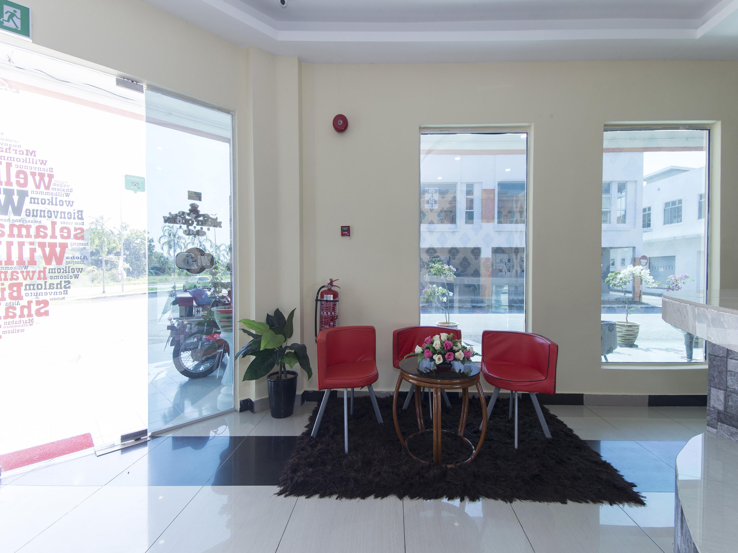 Night Queen Hotel Sepang Bagian luar foto
