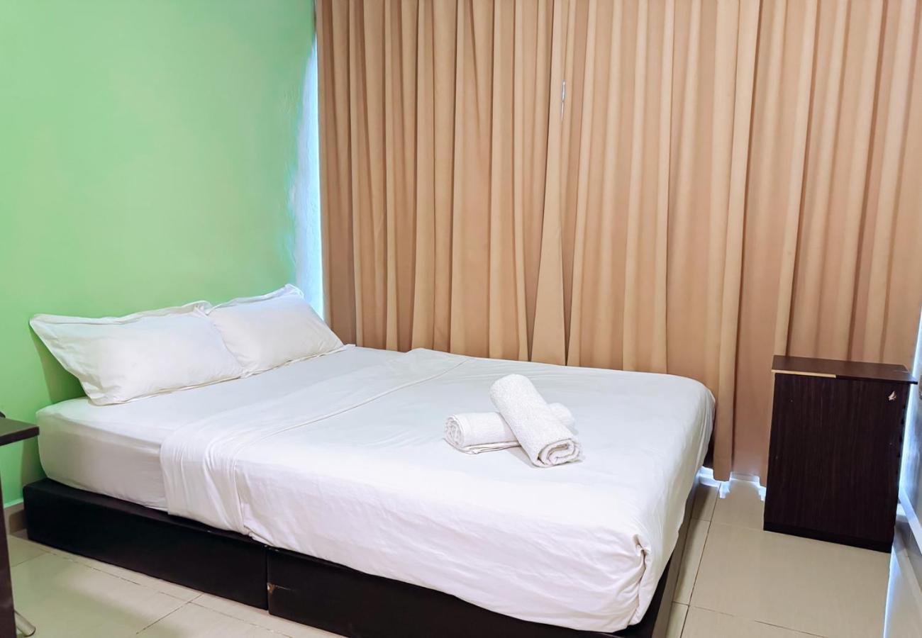 Night Queen Hotel Sepang Bagian luar foto